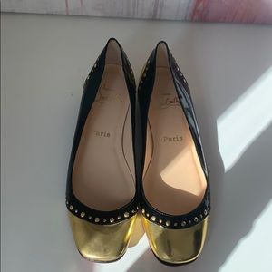 CHRISTIAN LOUBOUTIN PATENT LEATHER BALLET FLATS
